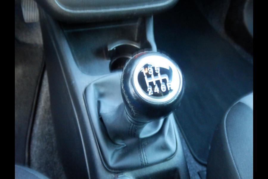 Fiat Punto Evo 100 pk. Sempre 5 drs. I Trekhaak I Aut. airco I Nav. I 100 % dea Fiat Punto Evo 100 pk. Sempre 5 drs. I Trekhaak I Aut. airco I Nav. I 100 % dea