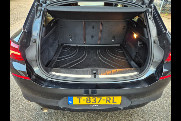 BMW X2 SDrive18i High Executive Leder, Pano BMW X2 SDrive18i High Executive Leder, Pano