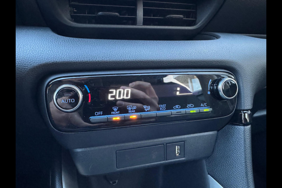 Toyota Yaris 1.5 Hybrid Dynamic | 16 inch, LED, Apple CarPlay/Android Auto, Parkeercamera, Adaptive cruise control