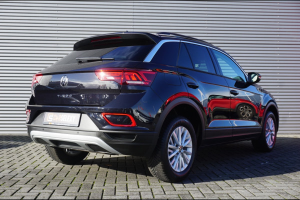 Volkswagen T-Roc 115PK Life Edition CLIMA | STOELVERWARMING | PARK.SENS | CARPLAY Volkswagen T-Roc 115PK Life Edition CLIMA | STOELVERWARMING | PARK.SENS | CARPLAY