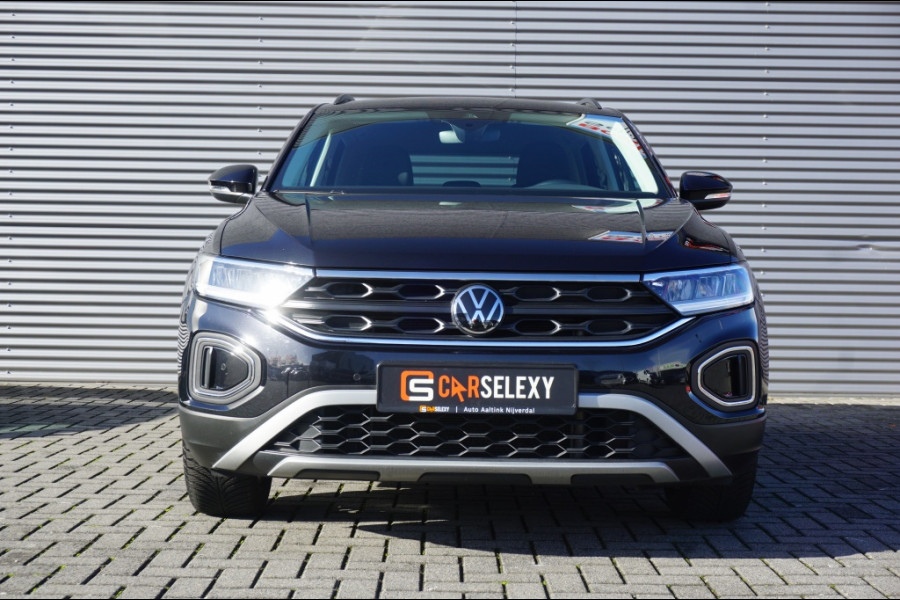 Volkswagen T-Roc 115PK Life Edition CLIMA | STOELVERWARMING | PARK.SENS | CARPLAY Volkswagen T-Roc 115PK Life Edition CLIMA | STOELVERWARMING | PARK.SENS | CARPLAY