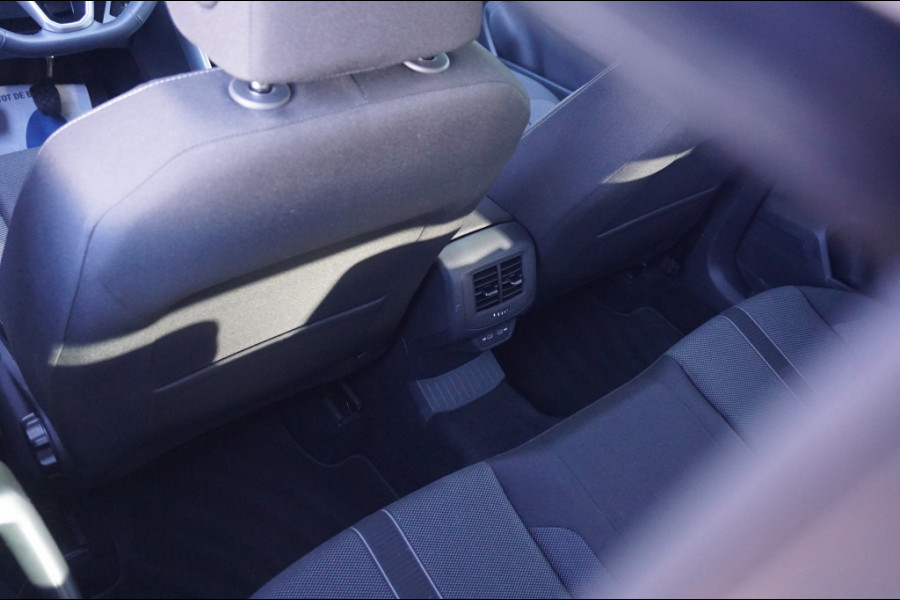 Volkswagen T-Roc 115PK Life Edition CLIMA | STOELVERWARMING | PARK.SENS | CARPLAY Volkswagen T-Roc 115PK Life Edition CLIMA | STOELVERWARMING | PARK.SENS | CARPLAY