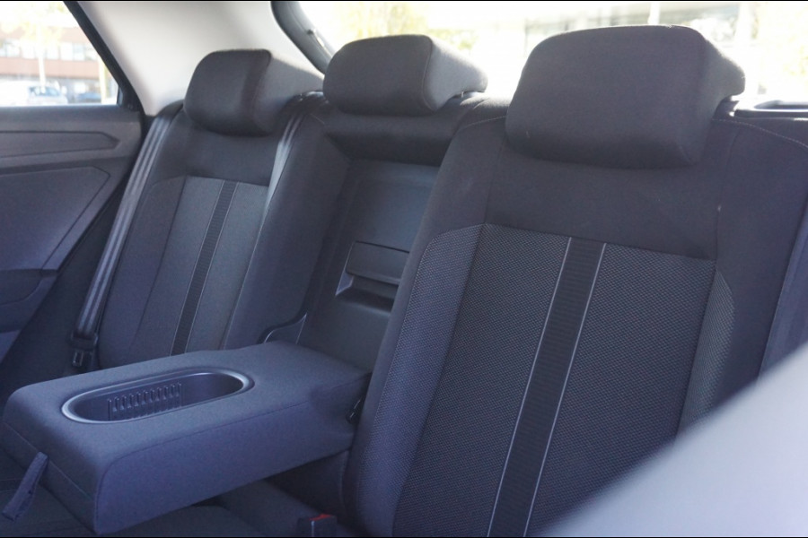 Volkswagen T-Roc 115PK Life Edition CLIMA | STOELVERWARMING | PARK.SENS | CARPLAY Volkswagen T-Roc 115PK Life Edition CLIMA | STOELVERWARMING | PARK.SENS | CARPLAY