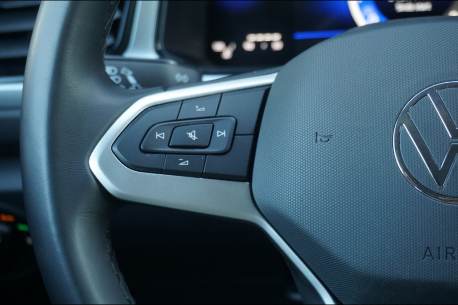 Volkswagen T-Roc 115PK Life Edition CLIMA | STOELVERWARMING | PARK.SENS | CARPLAY Volkswagen T-Roc 115PK Life Edition CLIMA | STOELVERWARMING | PARK.SENS | CARPLAY