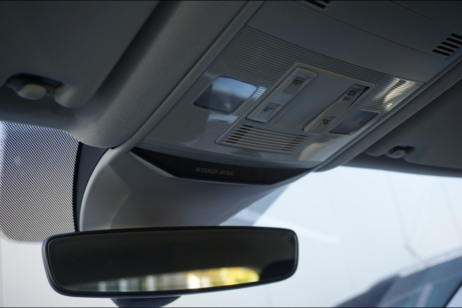 Volkswagen T-Roc 115PK Life Edition CLIMA | STOELVERWARMING | PARK.SENS | CARPLAY Volkswagen T-Roc 115PK Life Edition CLIMA | STOELVERWARMING | PARK.SENS | CARPLAY