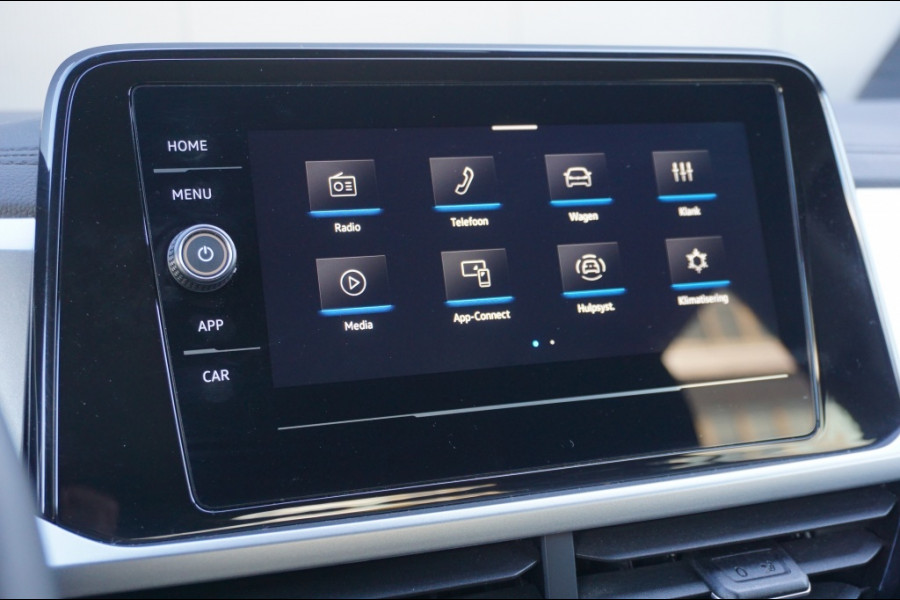 Volkswagen T-Roc 115PK Life Edition CLIMA | STOELVERWARMING | PARK.SENS | CARPLAY Volkswagen T-Roc 115PK Life Edition CLIMA | STOELVERWARMING | PARK.SENS | CARPLAY
