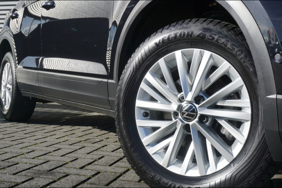 Volkswagen T-Roc 115PK Life Edition CLIMA | STOELVERWARMING | PARK.SENS | CARPLAY Volkswagen T-Roc 115PK Life Edition CLIMA | STOELVERWARMING | PARK.SENS | CARPLAY