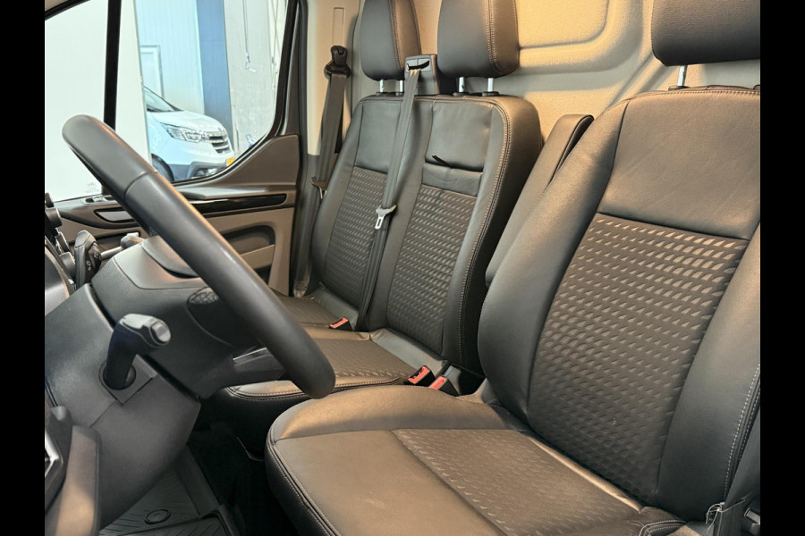 Ford Transit Custom 320 2.0 TDCI L2H1 Sport Airco ACC Bluetooth Navi Trekhaak Stoelverwarming Ford Transit Custom 320 2.0 TDCI L2H1 Sport Airco ACC Bluetooth Navi Trekhaak Stoelverwarming