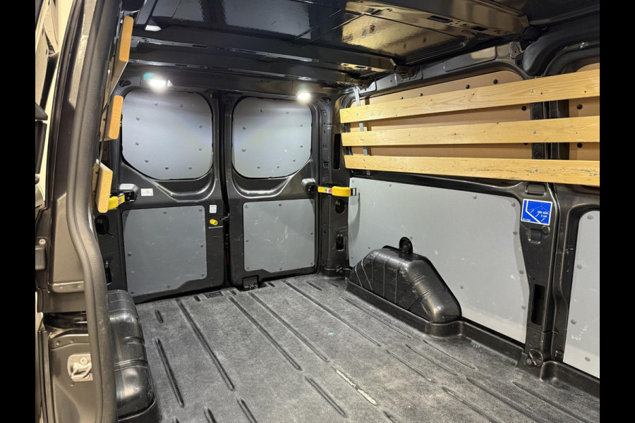 Ford Transit Custom 320 2.0 TDCI L2H1 Sport Airco ACC Bluetooth Navi Trekhaak Stoelverwarming Ford Transit Custom 320 2.0 TDCI L2H1 Sport Airco ACC Bluetooth Navi Trekhaak Stoelverwarming