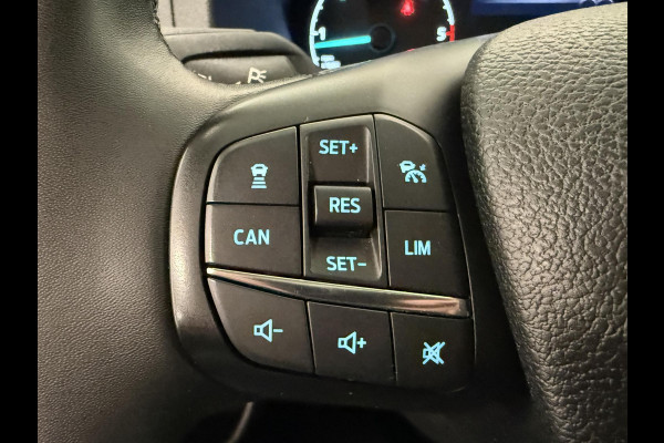 Ford Transit Custom 320 2.0 TDCI L2H1 Sport Airco ACC Bluetooth Navi Trekhaak Stoelverwarming Ford Transit Custom 320 2.0 TDCI L2H1 Sport Airco ACC Bluetooth Navi Trekhaak Stoelverwarming