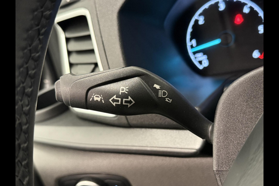 Ford Transit Custom 320 2.0 TDCI L2H1 Sport Airco ACC Bluetooth Navi Trekhaak Stoelverwarming Ford Transit Custom 320 2.0 TDCI L2H1 Sport Airco ACC Bluetooth Navi Trekhaak Stoelverwarming