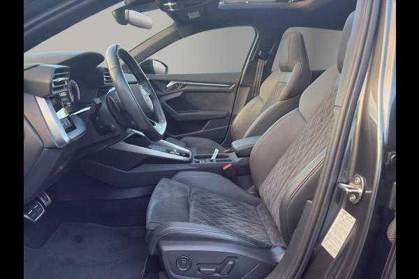 Audi A3 Sportback 45 TFSI e S edition Competition | Sfeer | Stoelverw. | Camera | B&O | Keyless | Carplay | Audi A3 Sportback 45 TFSI e S edition Competition | Sfeer | Stoelverw. | Camera | B&O | Keyless | Carplay |