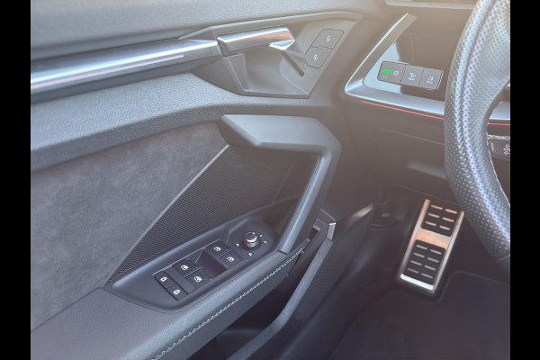 Audi A3 Sportback 45 TFSI e S edition Competition | Sfeer | Stoelverw. | Camera | B&O | Keyless | Carplay | Audi A3 Sportback 45 TFSI e S edition Competition | Sfeer | Stoelverw. | Camera | B&O | Keyless | Carplay |