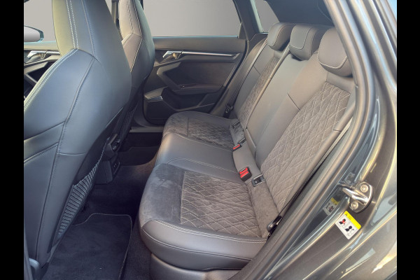 Audi A3 Sportback 45 TFSI e S edition Competition | Sfeer | Stoelverw. | Camera | B&O | Keyless | Carplay | Audi A3 Sportback 45 TFSI e S edition Competition | Sfeer | Stoelverw. | Camera | B&O | Keyless | Carplay |