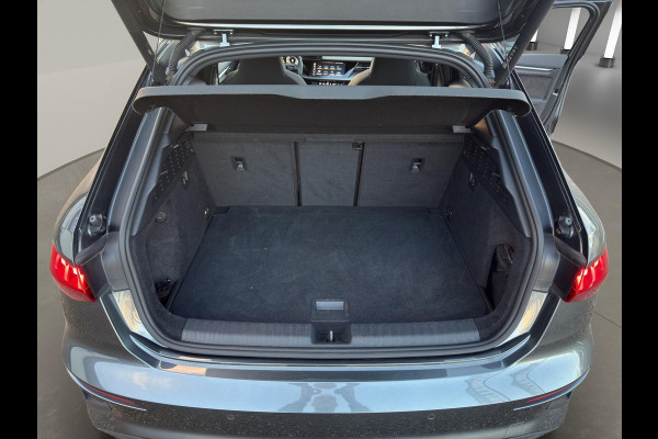 Audi A3 Sportback 45 TFSI e S edition Competition | Sfeer | Stoelverw. | Camera | B&O | Keyless | Carplay | Audi A3 Sportback 45 TFSI e S edition Competition | Sfeer | Stoelverw. | Camera | B&O | Keyless | Carplay |
