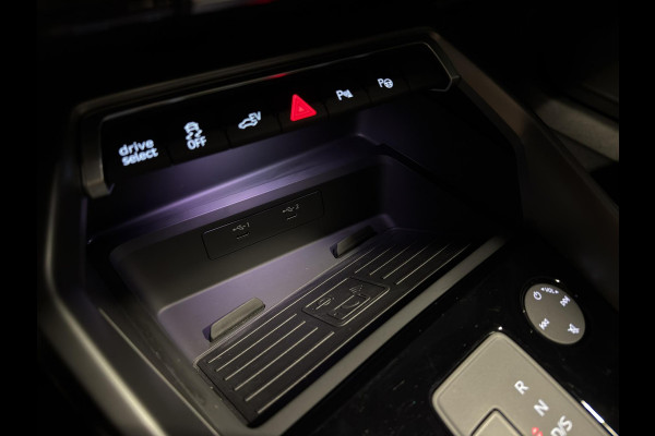 Audi A3 Sportback 45 TFSI e S edition Competition | Sfeer | Stoelverw. | Camera | B&O | Keyless | Carplay | Audi A3 Sportback 45 TFSI e S edition Competition | Sfeer | Stoelverw. | Camera | B&O | Keyless | Carplay |
