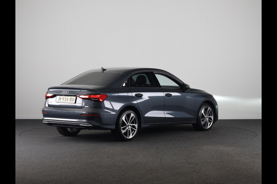 Audi A3 Limousine 30 TFSI Pro Line 110pk S-tronic | Stoelverwarming | 18 inch Lichtmetalen velgen | Cruise controle | Navigatie via App Audi A3 Limousine 30 TFSI Pro Line 110pk S-tronic | Stoelverwarming | 18 inch Lichtmetalen velgen | Cruise controle | Navigatie via App