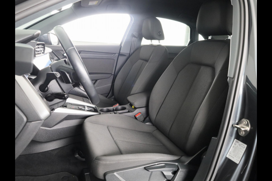 Audi A3 Limousine 30 TFSI Pro Line 110pk S-tronic | Stoelverwarming | 18 inch Lichtmetalen velgen | Cruise controle | Navigatie via App Audi A3 Limousine 30 TFSI Pro Line 110pk S-tronic | Stoelverwarming | 18 inch Lichtmetalen velgen | Cruise controle | Navigatie via App