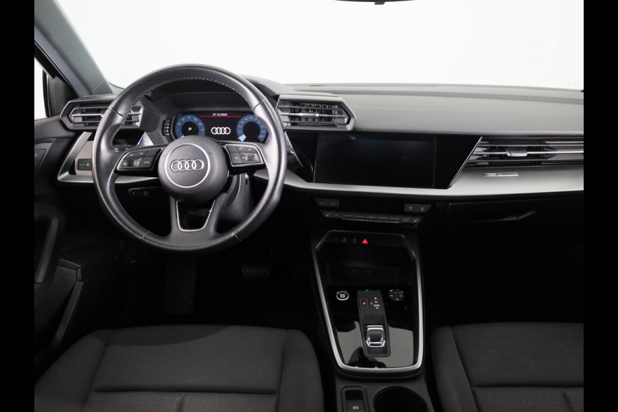 Audi A3 Limousine 30 TFSI Pro Line 110pk S-tronic | Stoelverwarming | 18 inch Lichtmetalen velgen | Cruise controle | Navigatie via App Audi A3 Limousine 30 TFSI Pro Line 110pk S-tronic | Stoelverwarming | 18 inch Lichtmetalen velgen | Cruise controle | Navigatie via App