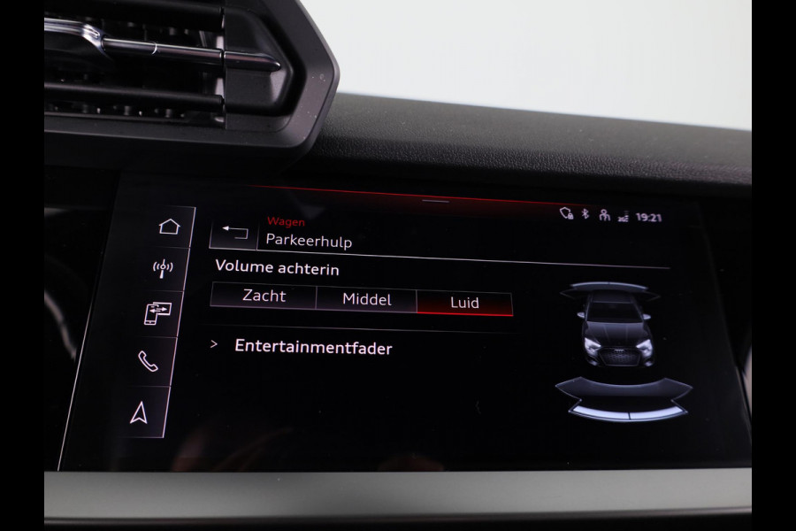 Audi A3 Limousine 30 TFSI Pro Line 110pk S-tronic | Stoelverwarming | 18 inch Lichtmetalen velgen | Cruise controle | Navigatie via App Audi A3 Limousine 30 TFSI Pro Line 110pk S-tronic | Stoelverwarming | 18 inch Lichtmetalen velgen | Cruise controle | Navigatie via App