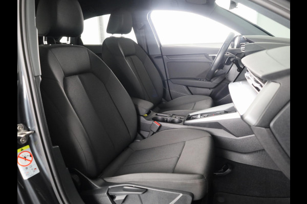 Audi A3 Limousine 30 TFSI Pro Line 110pk S-tronic | Stoelverwarming | 18 inch Lichtmetalen velgen | Cruise controle | Navigatie via App Audi A3 Limousine 30 TFSI Pro Line 110pk S-tronic | Stoelverwarming | 18 inch Lichtmetalen velgen | Cruise controle | Navigatie via App