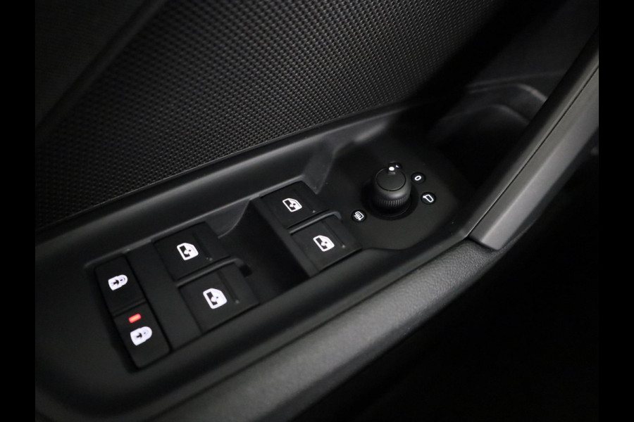 Audi A3 Limousine 30 TFSI Pro Line 110pk S-tronic | Stoelverwarming | 18 inch Lichtmetalen velgen | Cruise controle | Navigatie via App Audi A3 Limousine 30 TFSI Pro Line 110pk S-tronic | Stoelverwarming | 18 inch Lichtmetalen velgen | Cruise controle | Navigatie via App