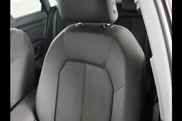 Audi A3 Limousine 30 TFSI Pro Line 110pk S-tronic | Stoelverwarming | 18 inch Lichtmetalen velgen | Cruise controle | Navigatie via App Audi A3 Limousine 30 TFSI Pro Line 110pk S-tronic | Stoelverwarming | 18 inch Lichtmetalen velgen | Cruise controle | Navigatie via App