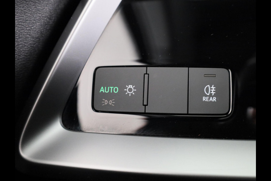 Audi A3 Limousine 30 TFSI Pro Line 110pk S-tronic | Stoelverwarming | 18 inch Lichtmetalen velgen | Cruise controle | Navigatie via App Audi A3 Limousine 30 TFSI Pro Line 110pk S-tronic | Stoelverwarming | 18 inch Lichtmetalen velgen | Cruise controle | Navigatie via App