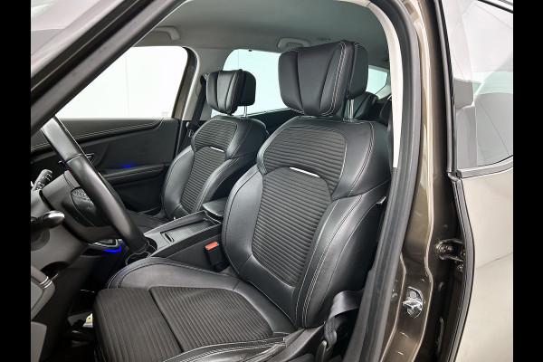 Renault Grand Scénic 1.3 TCe Bose 7p. (NL-auto, Navi, Trekhaak, Parkeersensoren, StoelV, Cruise Con, Etc) Renault Grand Scénic 1.3 TCe Bose 7p. (NL-auto, Navi, Trekhaak, Parkeersensoren, StoelV, Cruise Con, Etc)