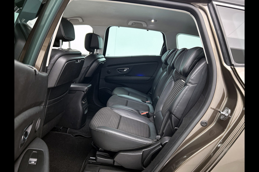 Renault Grand Scénic 1.3 TCe Bose 7p. (NL-auto, Navi, Trekhaak, Parkeersensoren, StoelV, Cruise Con, Etc) Renault Grand Scénic 1.3 TCe Bose 7p. (NL-auto, Navi, Trekhaak, Parkeersensoren, StoelV, Cruise Con, Etc)