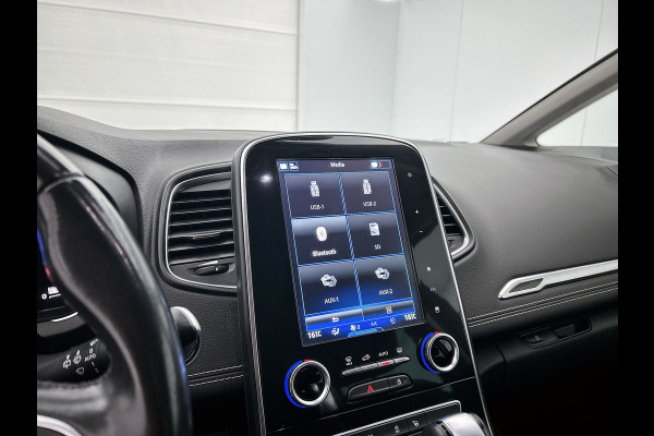 Renault Grand Scénic 1.3 TCe Bose 7p. (NL-auto, Navi, Trekhaak, Parkeersensoren, StoelV, Cruise Con, Etc) Renault Grand Scénic 1.3 TCe Bose 7p. (NL-auto, Navi, Trekhaak, Parkeersensoren, StoelV, Cruise Con, Etc)