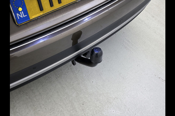 Renault Grand Scénic 1.3 TCe Bose 7p. (NL-auto, Navi, Trekhaak, Parkeersensoren, StoelV, Cruise Con, Etc) Renault Grand Scénic 1.3 TCe Bose 7p. (NL-auto, Navi, Trekhaak, Parkeersensoren, StoelV, Cruise Con, Etc)