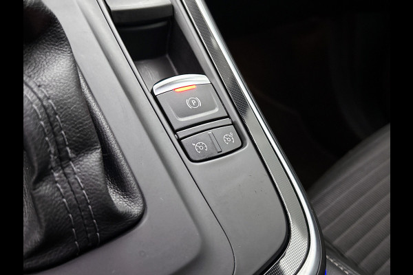 Renault Grand Scénic 1.3 TCe Bose 7p. (NL-auto, Navi, Trekhaak, Parkeersensoren, StoelV, Cruise Con, Etc) Renault Grand Scénic 1.3 TCe Bose 7p. (NL-auto, Navi, Trekhaak, Parkeersensoren, StoelV, Cruise Con, Etc)