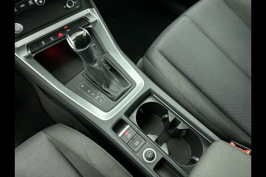 Audi Q3 40 TFSI quattro Advanced Pro S-Line (Dealer OnderH, Navi, StoelV, Parkeersensoren, Climate Con, Cruise Con, Etc) Audi Q3 40 TFSI quattro Advanced Pro S-Line (Dealer OnderH, Navi, StoelV, Parkeersensoren, Climate Con, Cruise Con, Etc)