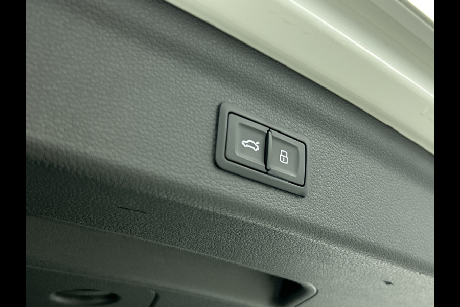 Audi Q3 40 TFSI quattro Advanced Pro S-Line (Dealer OnderH, Navi, StoelV, Parkeersensoren, Climate Con, Cruise Con, Etc) Audi Q3 40 TFSI quattro Advanced Pro S-Line (Dealer OnderH, Navi, StoelV, Parkeersensoren, Climate Con, Cruise Con, Etc)