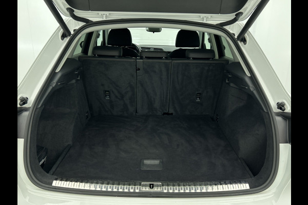 Audi Q3 40 TFSI quattro Advanced Pro S-Line (Dealer OnderH, Navi, StoelV, Parkeersensoren, Climate Con, Cruise Con, Etc) Audi Q3 40 TFSI quattro Advanced Pro S-Line (Dealer OnderH, Navi, StoelV, Parkeersensoren, Climate Con, Cruise Con, Etc)