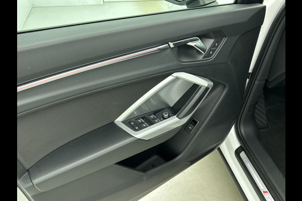 Audi Q3 40 TFSI quattro Advanced Pro S-Line (Dealer OnderH, Navi, StoelV, Parkeersensoren, Climate Con, Cruise Con, Etc) Audi Q3 40 TFSI quattro Advanced Pro S-Line (Dealer OnderH, Navi, StoelV, Parkeersensoren, Climate Con, Cruise Con, Etc)