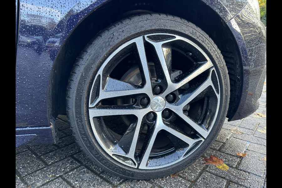 Peugeot 308 1.2 PureTech Aut8 GT-Line Black Optic Leder|CarPlay|LED|Massage|Panorama Peugeot 308 1.2 PureTech Aut8 GT-Line Black Optic Leder|CarPlay|LED|Massage|Panorama