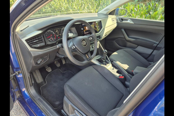 Volkswagen Polo Dealeronderhouden CarPlay Navi Dodehoekwaarschuwing Apps Stoelverwarming Volkswagen Polo Dealeronderhouden CarPlay Navi Dodehoekwaarschuwing Apps Stoelverwarming