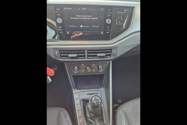 Volkswagen Polo Dealeronderhouden CarPlay Navi Dodehoekwaarschuwing Apps Stoelverwarming Volkswagen Polo Dealeronderhouden CarPlay Navi Dodehoekwaarschuwing Apps Stoelverwarming