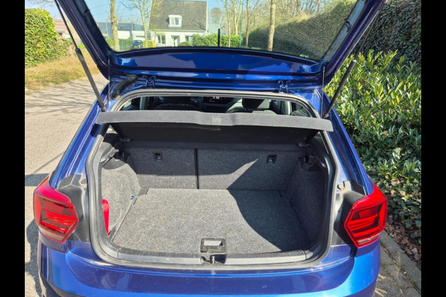 Volkswagen Polo Dealeronderhouden CarPlay Navi Dodehoekwaarschuwing Apps Stoelverwarming Volkswagen Polo Dealeronderhouden CarPlay Navi Dodehoekwaarschuwing Apps Stoelverwarming