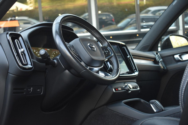 Volvo XC40 2.0 T4 R-Design Camera Pilot ACC Bliss Standkachel Volvo XC40 2.0 T4 R-Design Camera Pilot ACC Bliss Standkachel