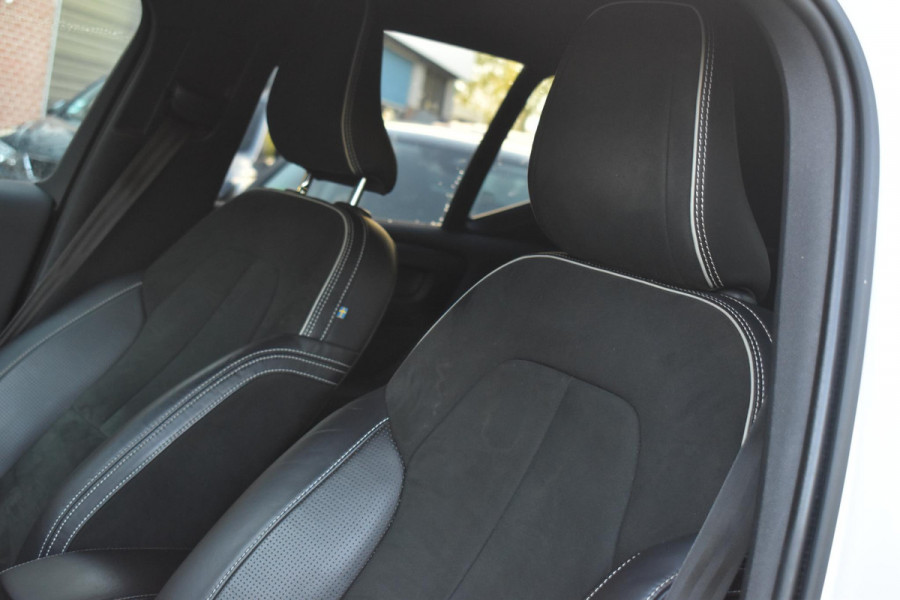 Volvo XC40 2.0 T4 R-Design Camera Pilot ACC Bliss Standkachel Volvo XC40 2.0 T4 R-Design Camera Pilot ACC Bliss Standkachel