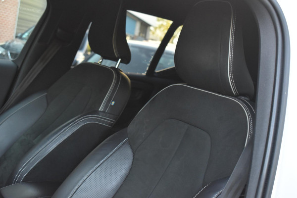 Volvo XC40 2.0 T4 R-Design Camera Pilot ACC Bliss Standkachel Volvo XC40 2.0 T4 R-Design Camera Pilot ACC Bliss Standkachel