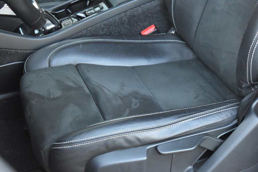 Volvo XC40 2.0 T4 R-Design Camera Pilot ACC Bliss Standkachel Volvo XC40 2.0 T4 R-Design Camera Pilot ACC Bliss Standkachel