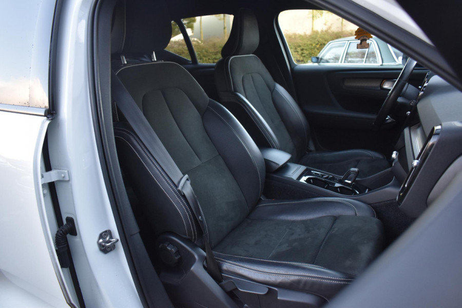 Volvo XC40 2.0 T4 R-Design Camera Pilot ACC Bliss Standkachel Volvo XC40 2.0 T4 R-Design Camera Pilot ACC Bliss Standkachel