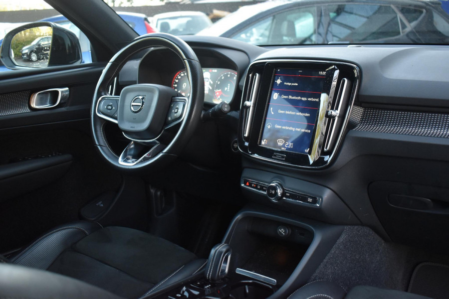 Volvo XC40 2.0 T4 R-Design Camera Pilot ACC Bliss Standkachel Volvo XC40 2.0 T4 R-Design Camera Pilot ACC Bliss Standkachel