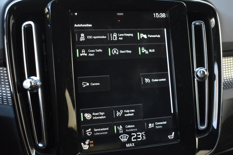 Volvo XC40 2.0 T4 R-Design Camera Pilot ACC Bliss Standkachel Volvo XC40 2.0 T4 R-Design Camera Pilot ACC Bliss Standkachel