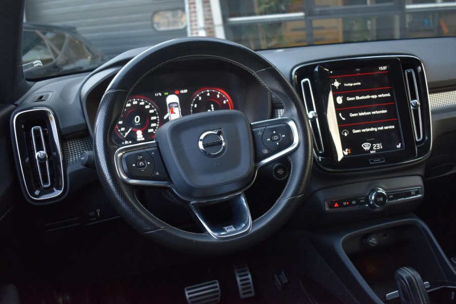 Volvo XC40 2.0 T4 R-Design Camera Pilot ACC Bliss Standkachel Volvo XC40 2.0 T4 R-Design Camera Pilot ACC Bliss Standkachel