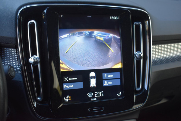 Volvo XC40 2.0 T4 R-Design Camera Pilot ACC Bliss Standkachel Volvo XC40 2.0 T4 R-Design Camera Pilot ACC Bliss Standkachel